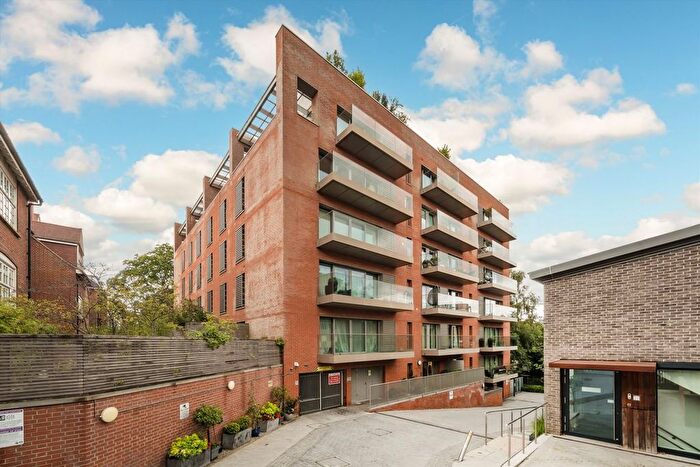 2 Bedroom Flat For Sale In Penrose Gardens, Hampstead, NW3