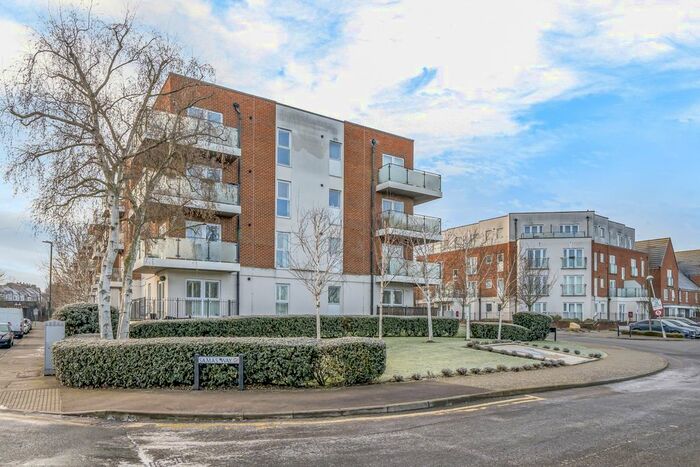 2 Bedroom Flat To Rent In Alcock Crescent, Crayford, Dartford, DA1