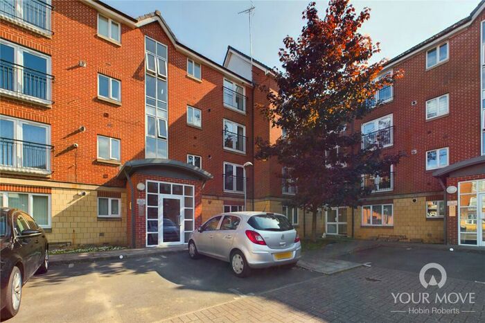 2 Bedroom Flat To Rent In Balfour Close, Northampton, NN2