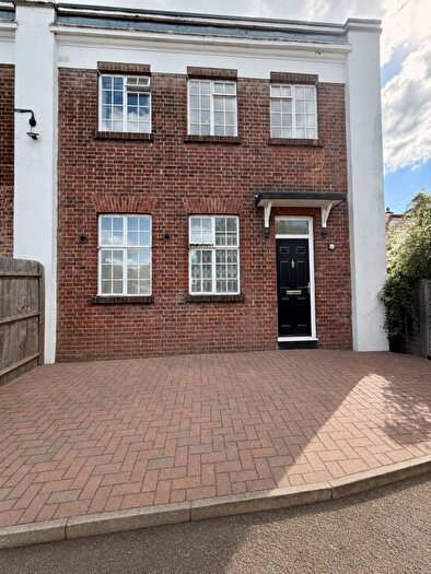 2 Bedroom Maisonette To Rent In Chinese Garage, Beckenham, BR3