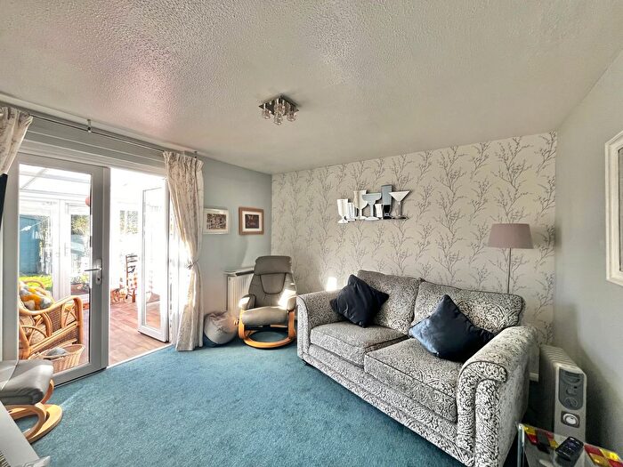 2 Bedroom Bungalow For Sale In Kingfisher Gardens, Hythe, CT21