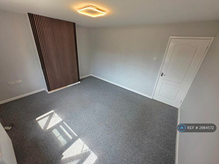 1 Bedroom Flat To Rent In Elaine Close, Exeter, EX4