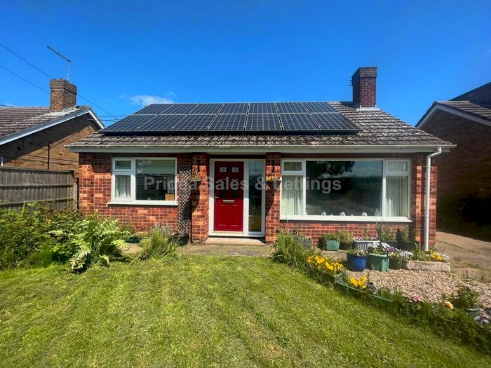3 Bedroom Detached Bungalow For Sale In Welbourn Road, Brant Broughton, LN5