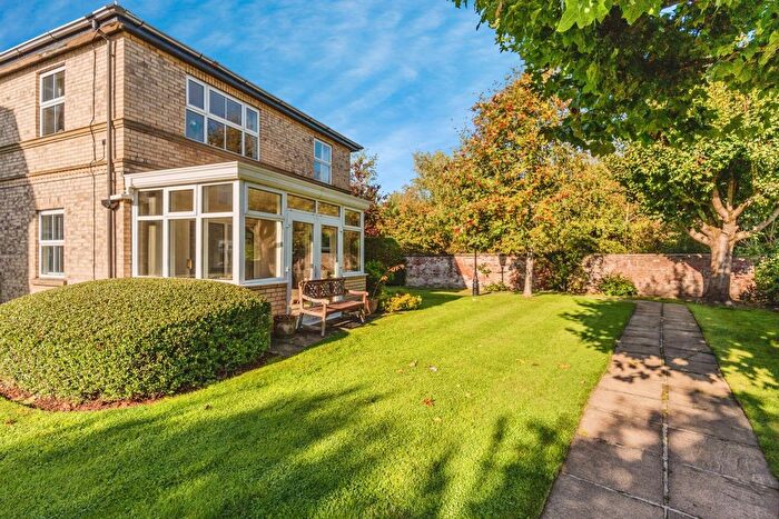 2 Bedroom Flat For Sale In Brook Lane, Alderley Edge, Cheshire, SK9