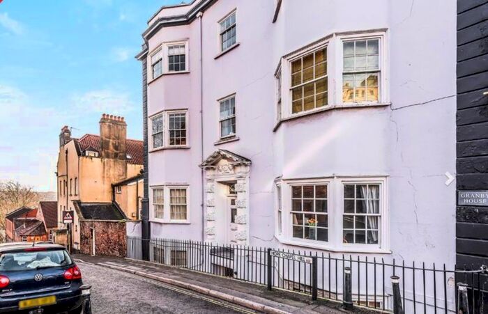 2 Bedroom Flat To Rent In Granby Hill, Clifton, Bristol, BS8