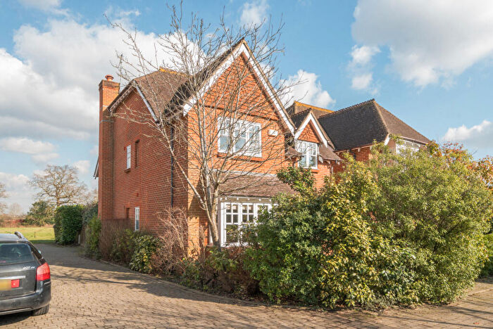 4 Bedroom Detached House For Sale In Walnut Tree Place, Send, Woking, GU23