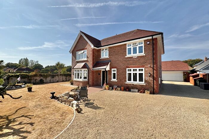 5 Bedroom Detached House For Sale In Brook Avenue, Warsash, SO31