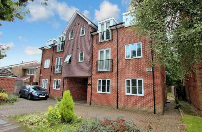 2 Bedroom Apartment To Rent In Datchet Close, Hemel Hempstead, HP2