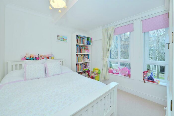 4 Bedroom Town House To Rent In Brightlingsea Place, Limehouse, London, E14