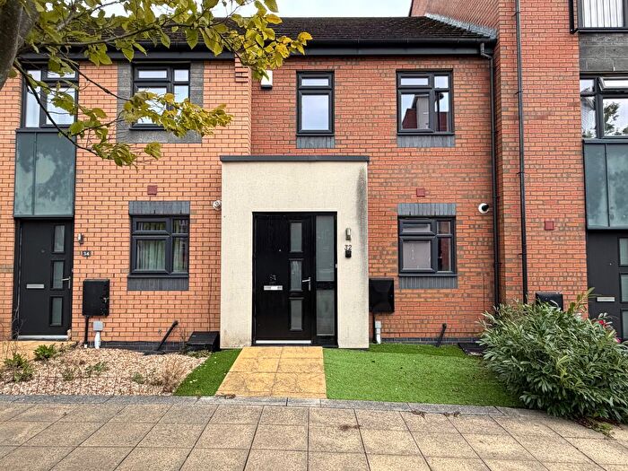 2 Bedroom Town House To Rent In Kiln View, Stoke-On-Trent, ST1