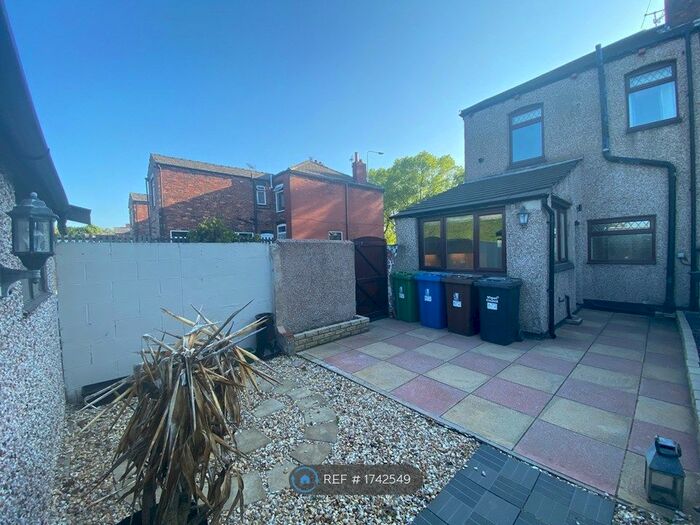 3 Bedroom End Of Terrace House To Rent In Warrington Road, Wigan, WN3
