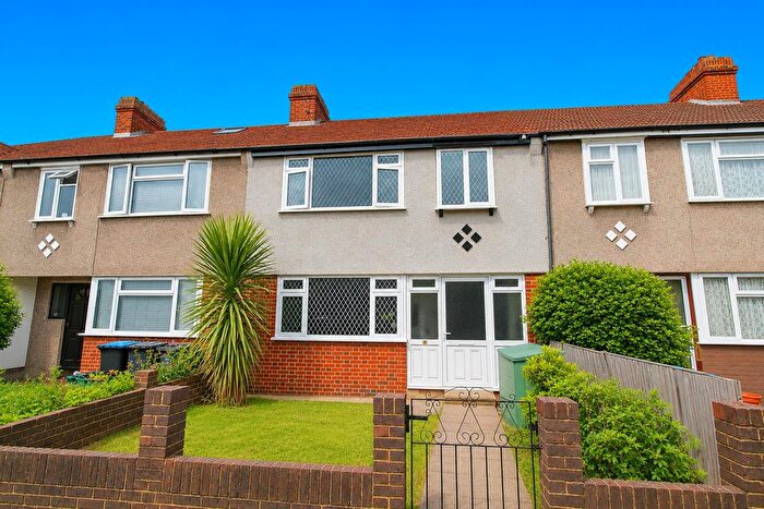 3 Bedroom Terraced House For Sale In Burley Close, Streatham, SW16