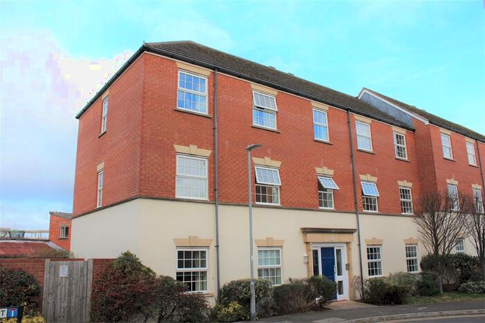 2 Bedroom Flat To Rent In Gatehouse Court, Taunton, TA1
