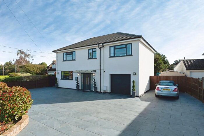 4 Bedroom Detached House For Sale In Fobbing Road, Stanford-Le-Hope, Essex, SS17