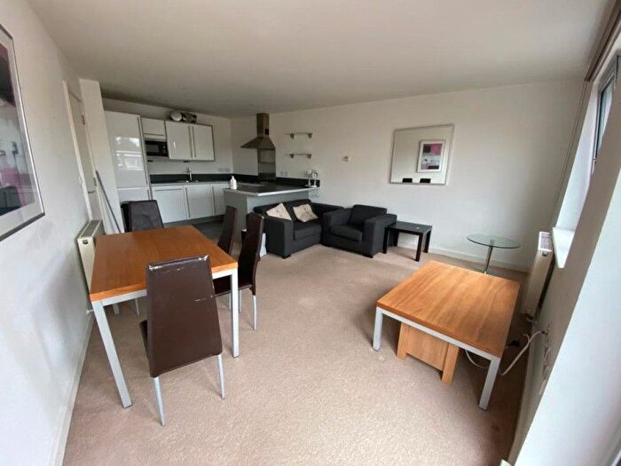 2 Bedroom Flat To Rent In Garand Court, Eden Grove, Holloway, N7