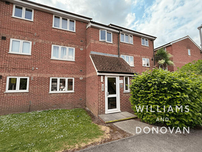 1 Bedroom Flat To Rent In Leecon Way, Rochford, SS4