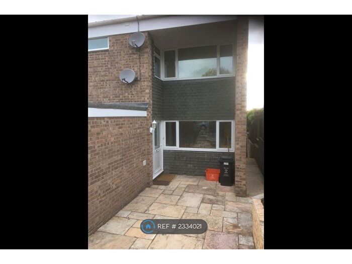 3 Bedroom Semi-Detached House To Rent In Berton Close, Blunsdon, SN26