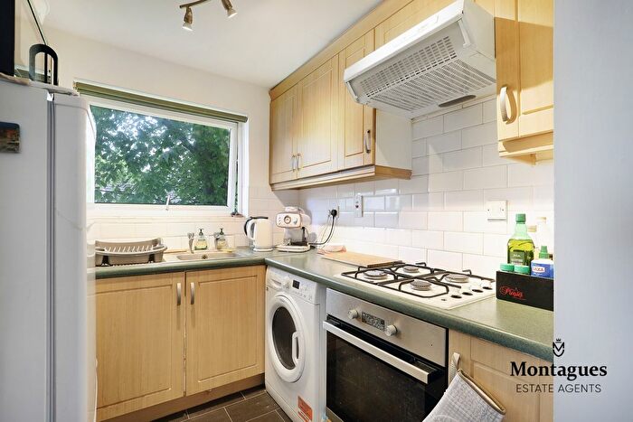1 Bedroom Flat To Rent In Kendal Avenue, Epping, CM16