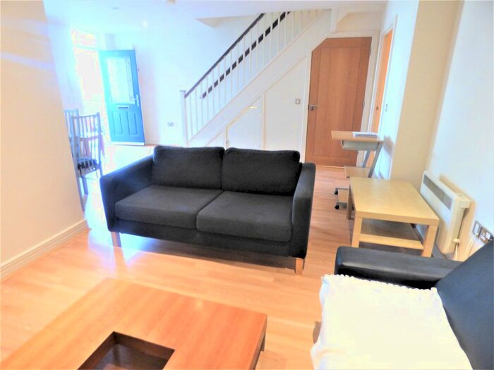 2 Bedroom Flat To Rent In Onyx Mews Vicarage Lane, Stratford, E15