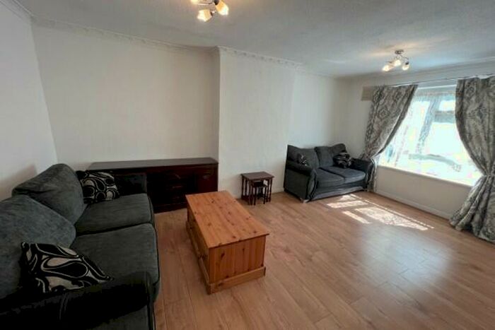 5 Bedroom Terraced House To Rent In Cross Place Cardiff, CF14