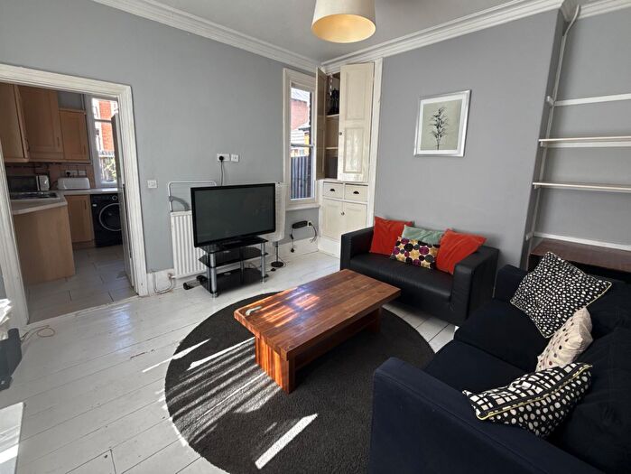 4 Bedroom End Of Terrace House To Rent In Harold Road, Birmingham, B16