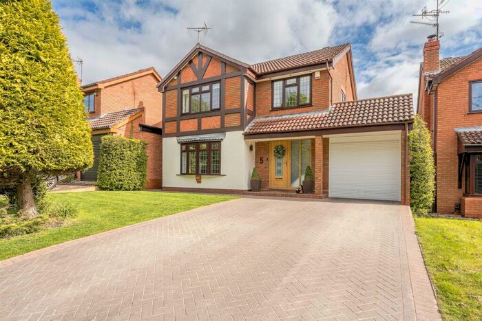 4 Bedroom Detached House For Sale In Oasthouse Close, Wall Heath, Kingswinford, DY6