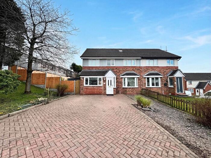 4 Bedroom Semi Detached House For Sale In Lower Dingle, Moorside Oldham, OL1