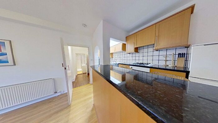 1 Bedroom Flat To Rent In Grove Street, Edinburgh, EH3
