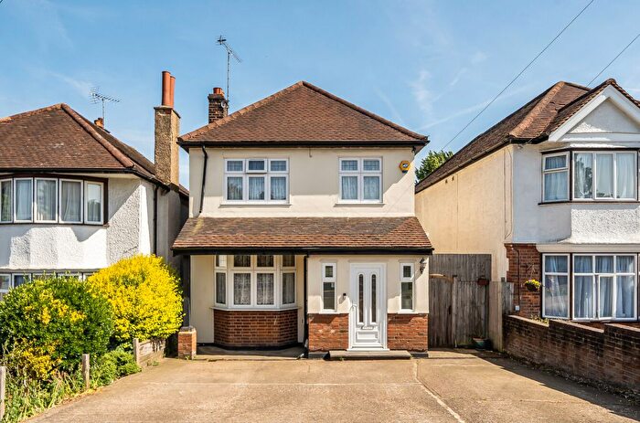 3 Bedroom Detached House To Rent In Garston, Watford, Hertfordshire, WD25