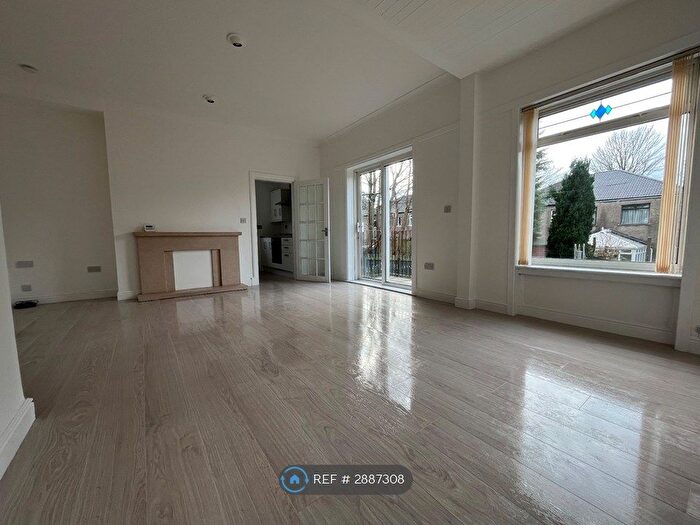 3 Bedroom Flat To Rent In Gladsmuir Road, Glasgow, G52