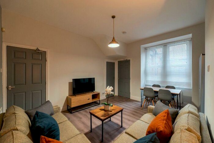 7 Bedroom Terraced House To Rent In Springbank Road, Newcastle, NE2