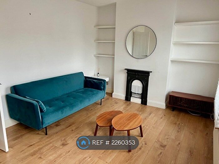 1 Bedroom Flat To Rent In Peckham, London, SE15