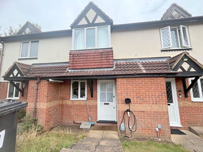2 Bedroom Terraced House To Rent In Farmbrook, Luton, LU2