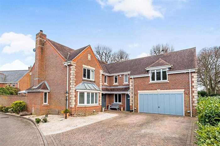5 Bedroom Detached House For Sale In The Cedars, Fareham, PO16