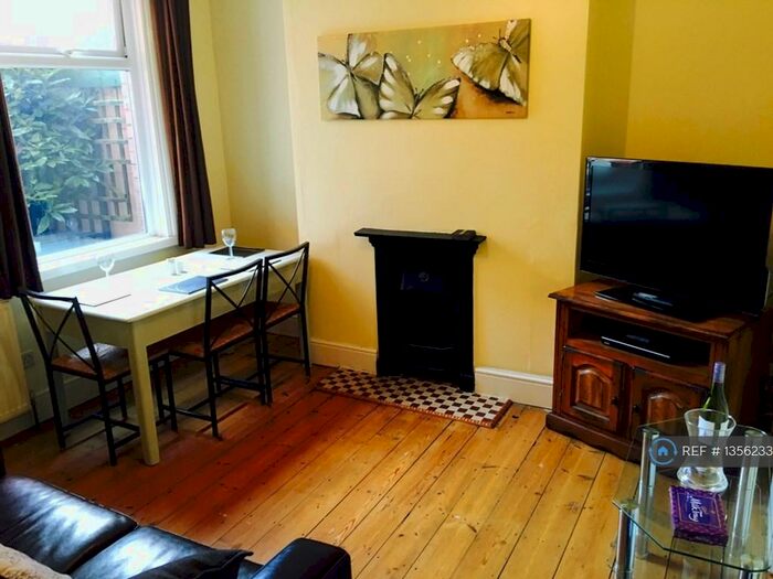 3 Bedroom Terraced House To Rent In Stanhope Road, Northampton, NN2