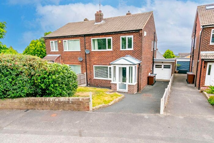 3 Bedroom Semi-Detached House For Sale In Harwill Avenue, Morley, Leeds, LS27