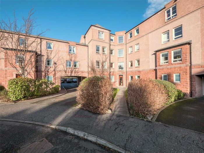 2 Bedroom Flat To Rent In West Savile Gardens, Edinburgh, EH9