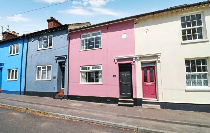 2 Bedroom Terraced House For Sale In Victoria Road, Netley Abbey, SO31