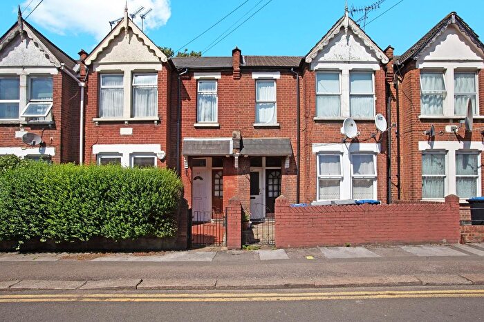 2 Bedroom Flat To Rent In Deacon Road, Willesden, NW2