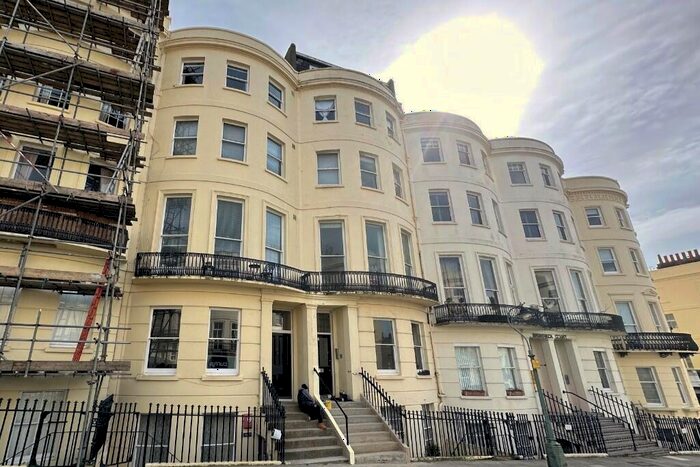 1 Bedroom Flat To Rent In Brunswick Place, Hove, East Sussex, BN3