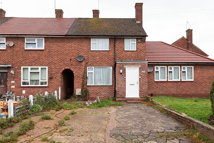 2 Bedroom Terraced House For Sale In Daventry Road, Romford, RM3