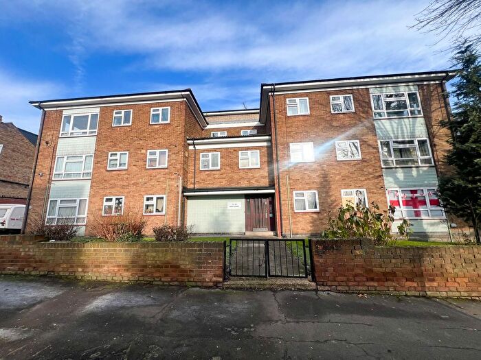 2 Bedroom Flat To Rent In Grove Hill, Dale Court Grove Hill, E18