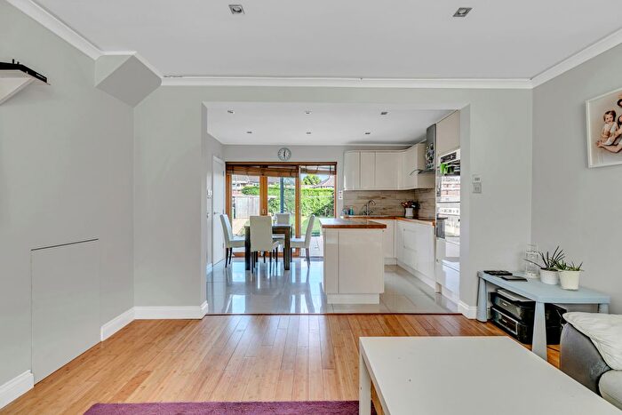 3 Bedroom Terraced House For Sale In Horton Road, Colnbrook, Slough, SL3