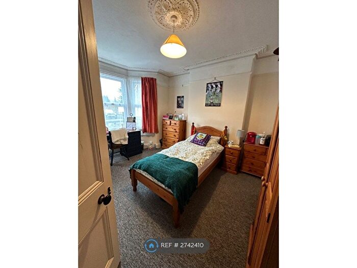 4 Bedroom End Terrace House To Rent In Lyndhurst Road, Bath, BA2