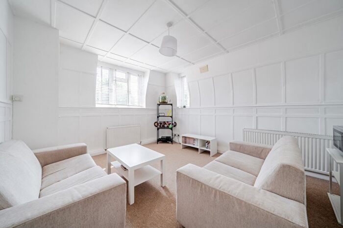 1 Bedroom Flat For Sale In Hastings Road, London, W13