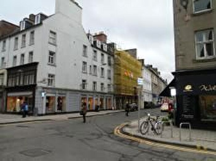 2 Bedroom Flat To Rent In George Street, Perth, PH1