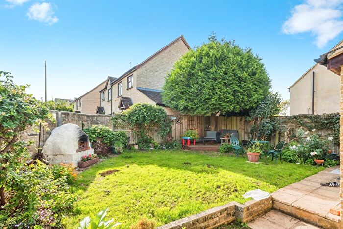 3 Bedroom Semi-Detached House For Sale In Manor Road, Witney, OX28