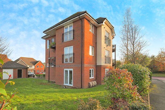 1 Bedroom Flat For Sale In Holmes Road, Bishopdown, Salisbury, SP1