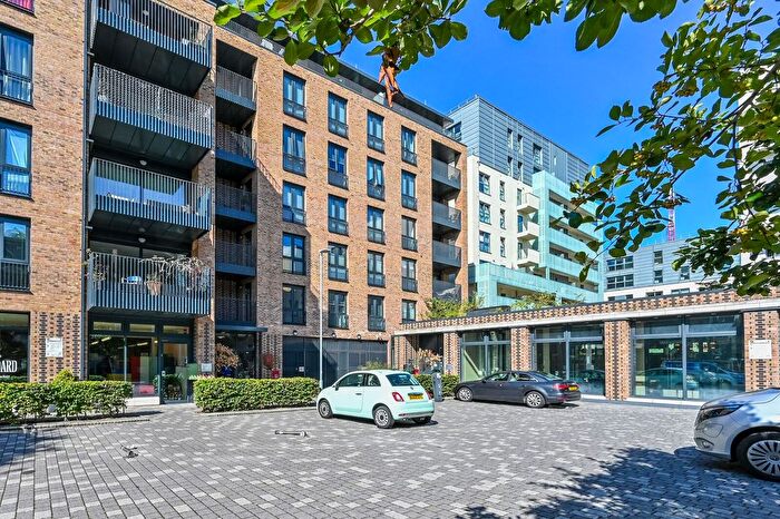 2 Bedroom Flat For Sale In Centric Close, Camden, London, NW1