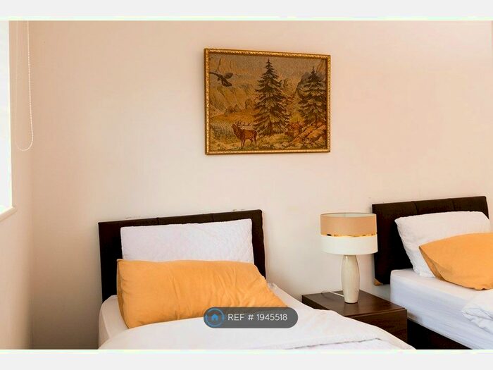 4 Bedroom Detached House To Rent In Fen Street, Brooklands, Milton Keynes, MK10